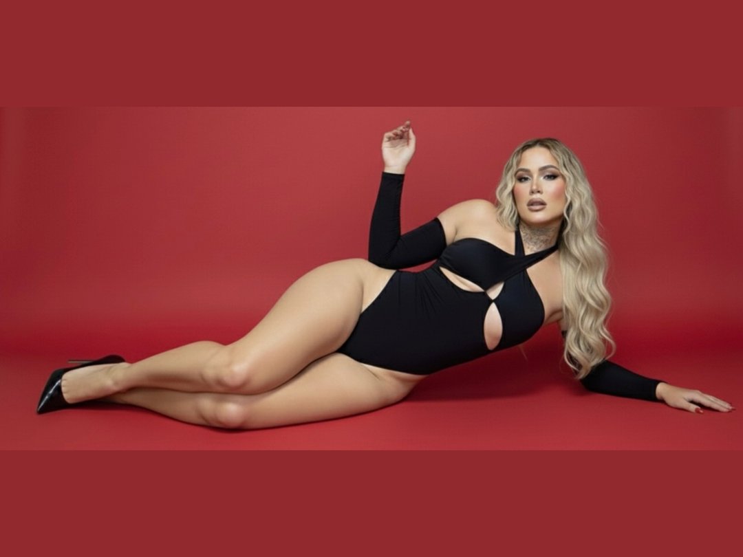 DannikaSaenz — LIVE on Streamate