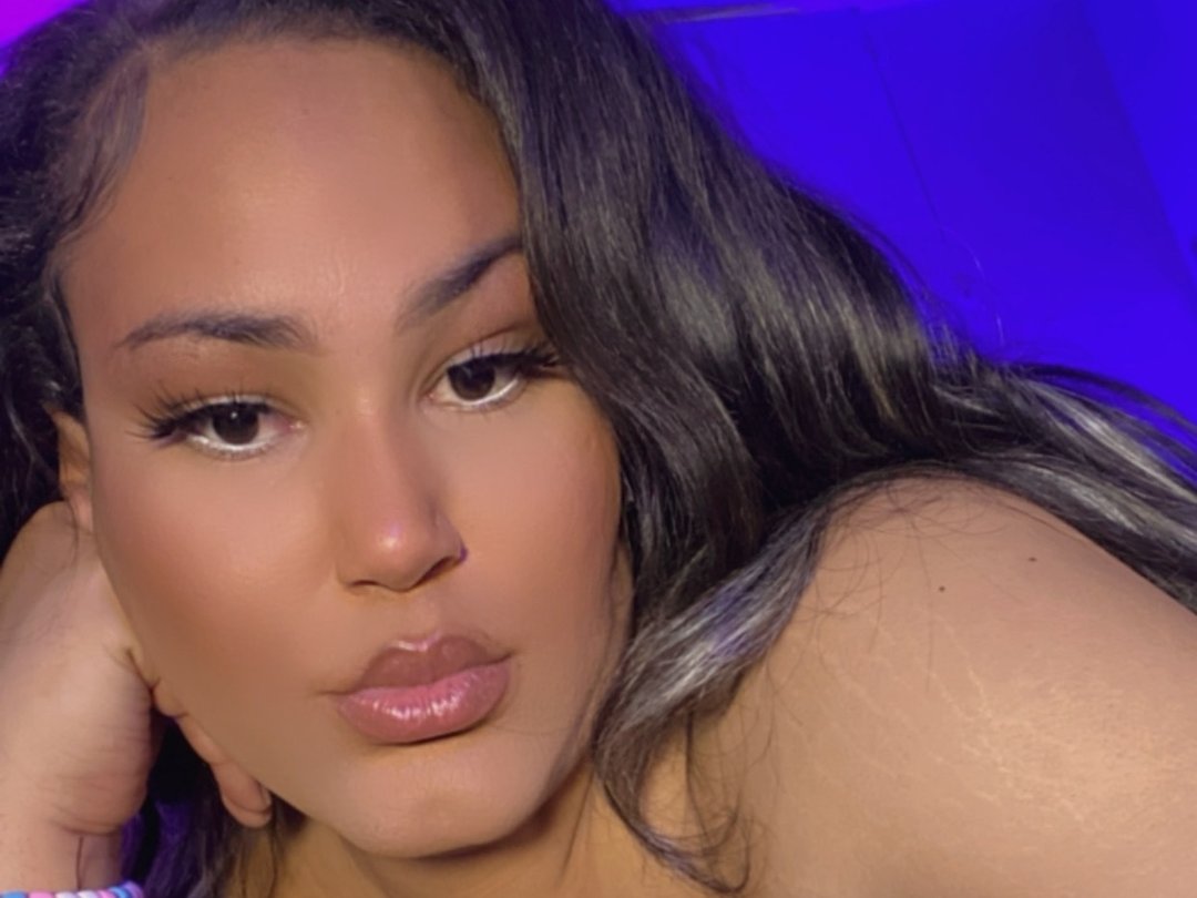 DeliciousDearra69 — LIVE on Streamate