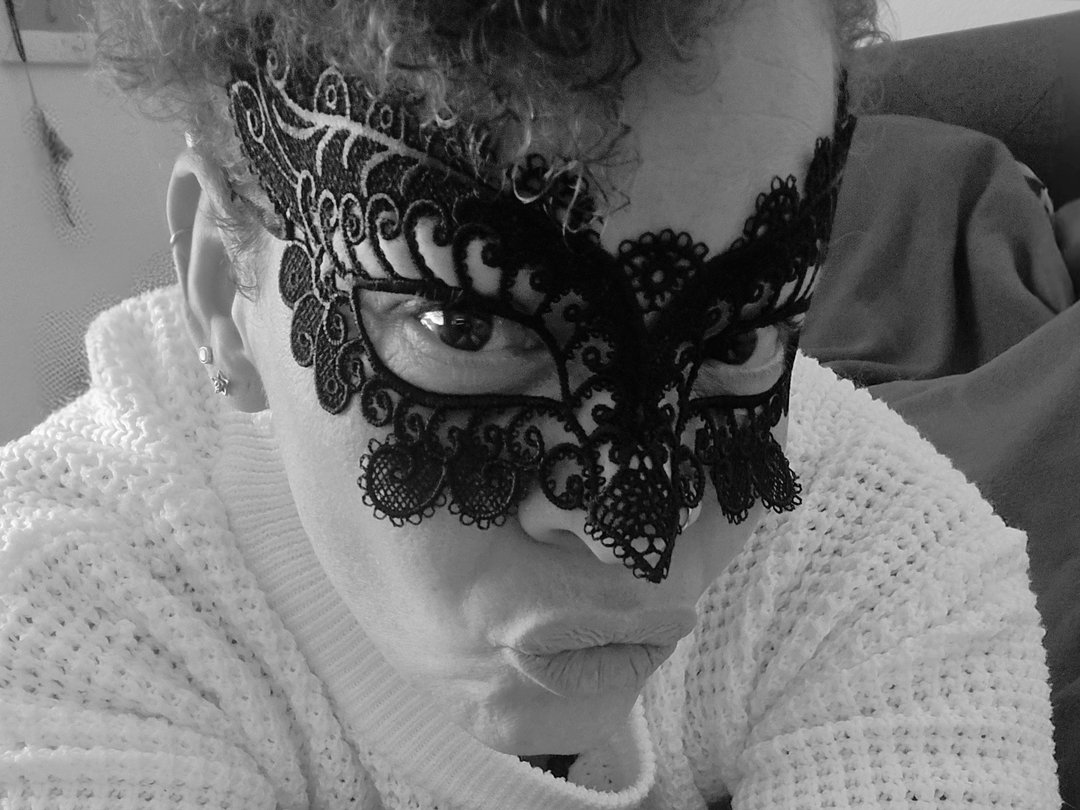 DesertVyxen — LIVE on Streamate