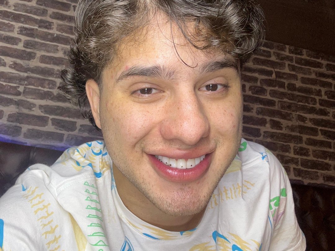 EXCLUSIVE23 — LIVE on Streamate