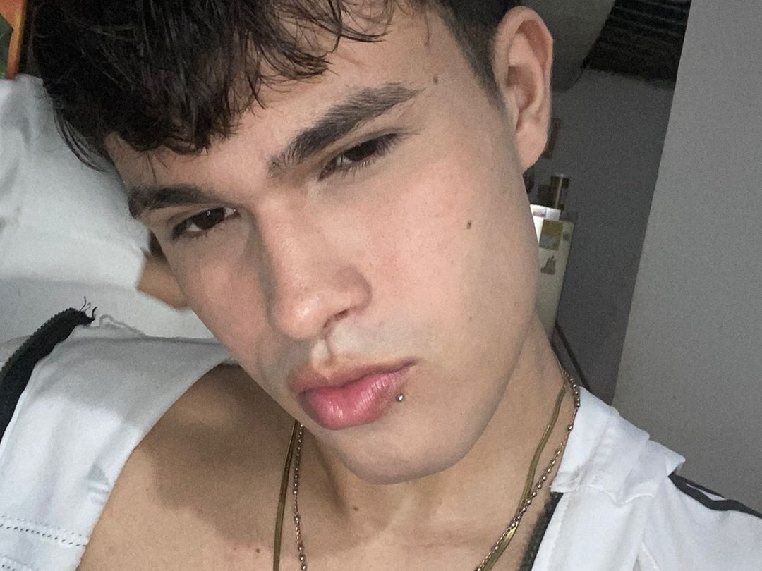 EdwinBoys — LIVE on Streamate