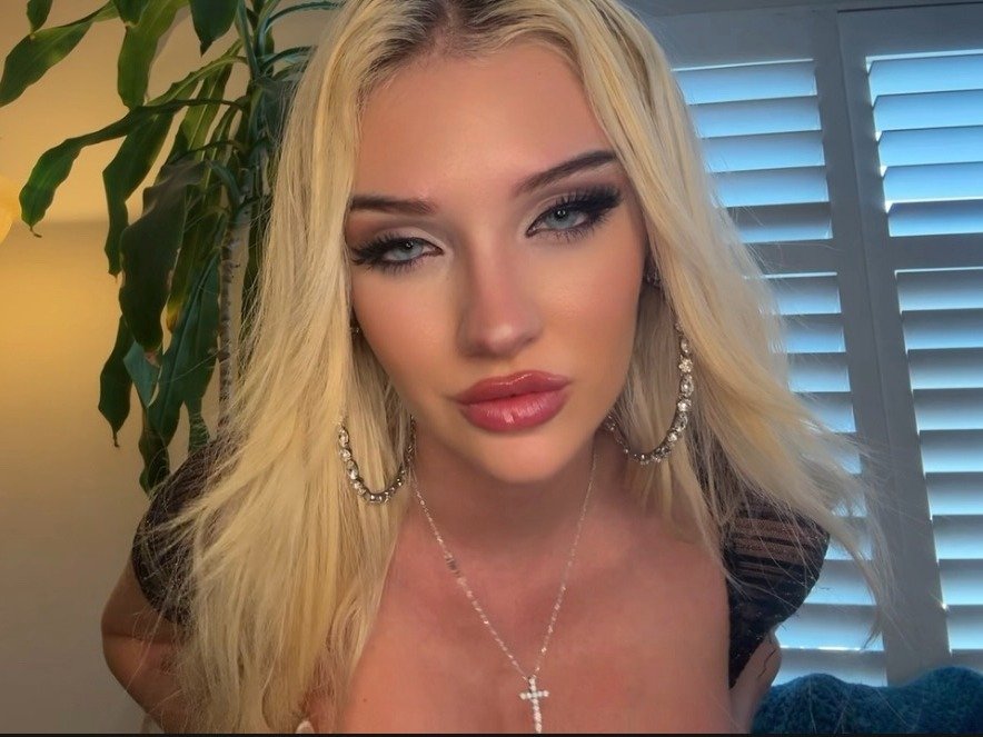 Emberreinn — LIVE on Streamate