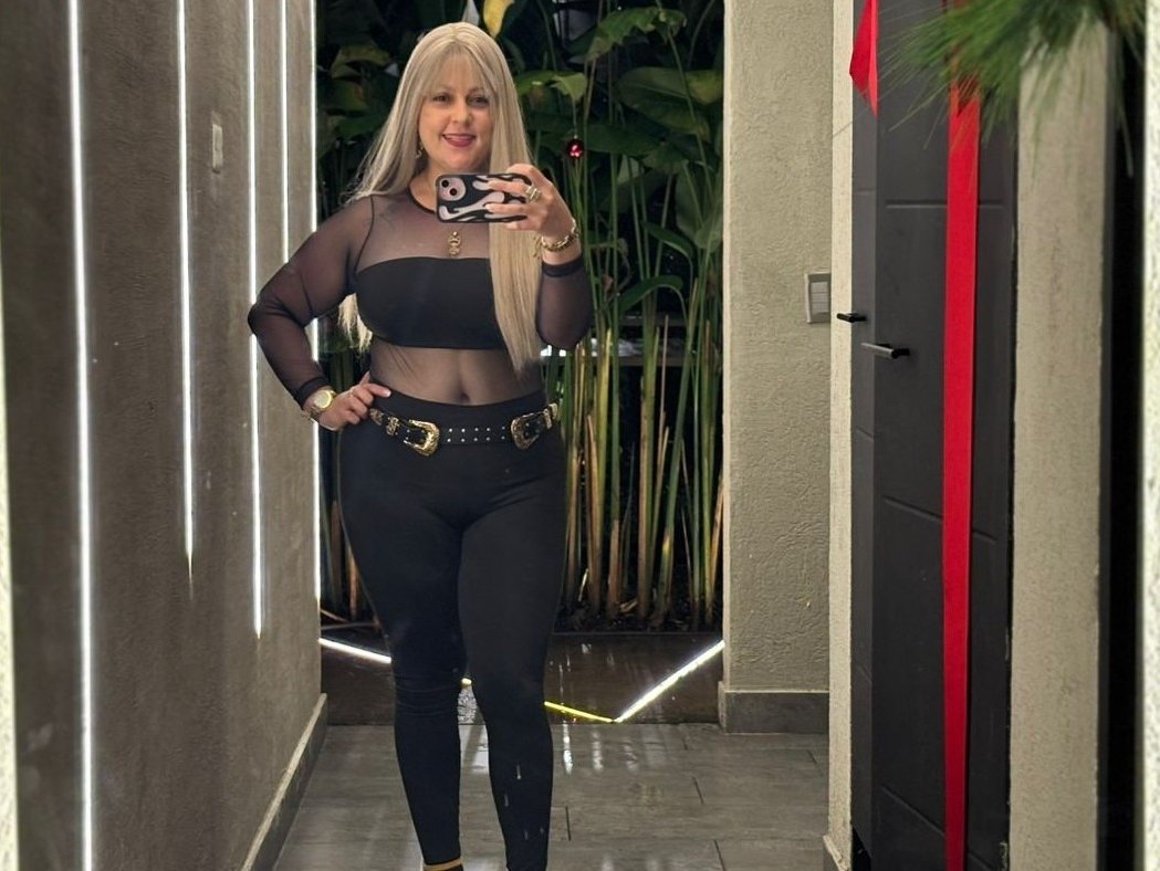 EmillyRosse — LIVE on Streamate