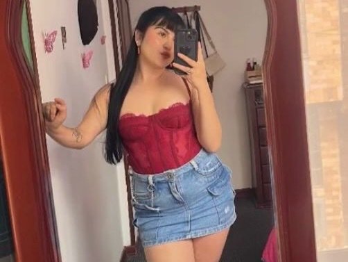 EmilyySpace — LIVE on Streamate