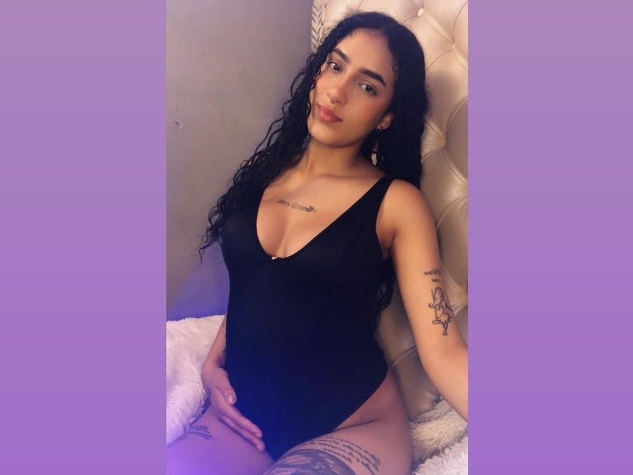 EmmaFrancox — LIVE on Streamate