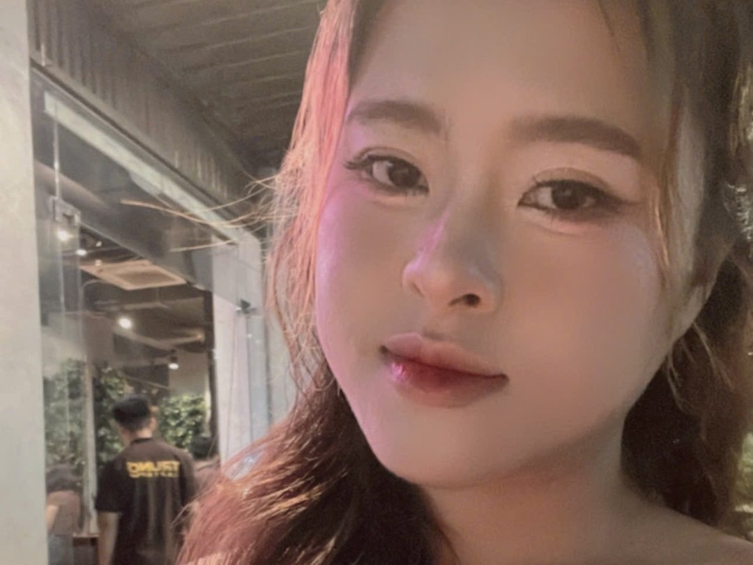 Eva689 — LIVE on Streamate