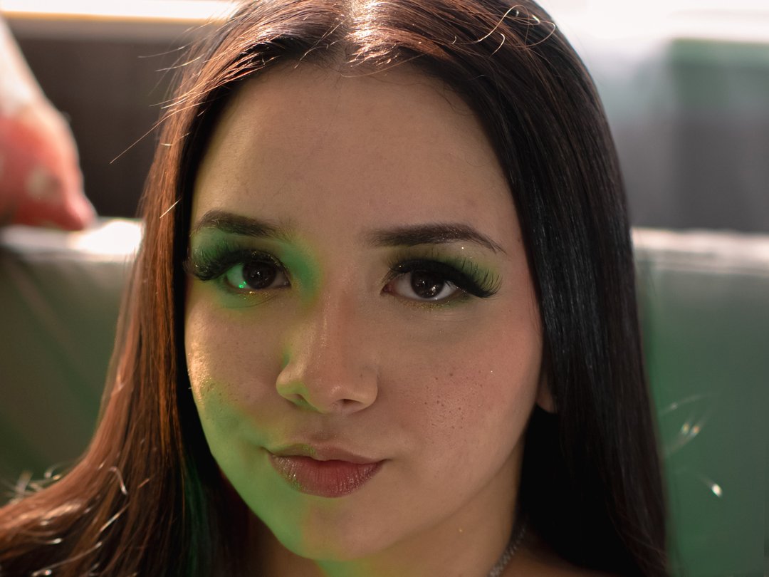 Evaa_Rae — LIVE on Streamate