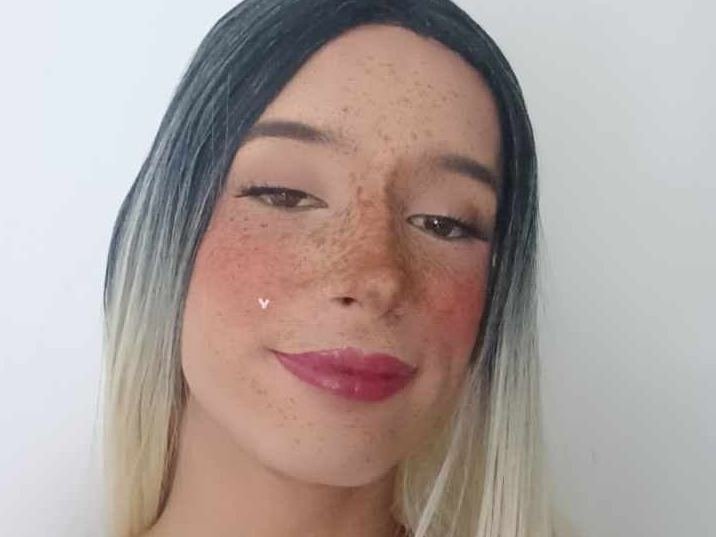 Fiorella19sweet — LIVE on Streamate