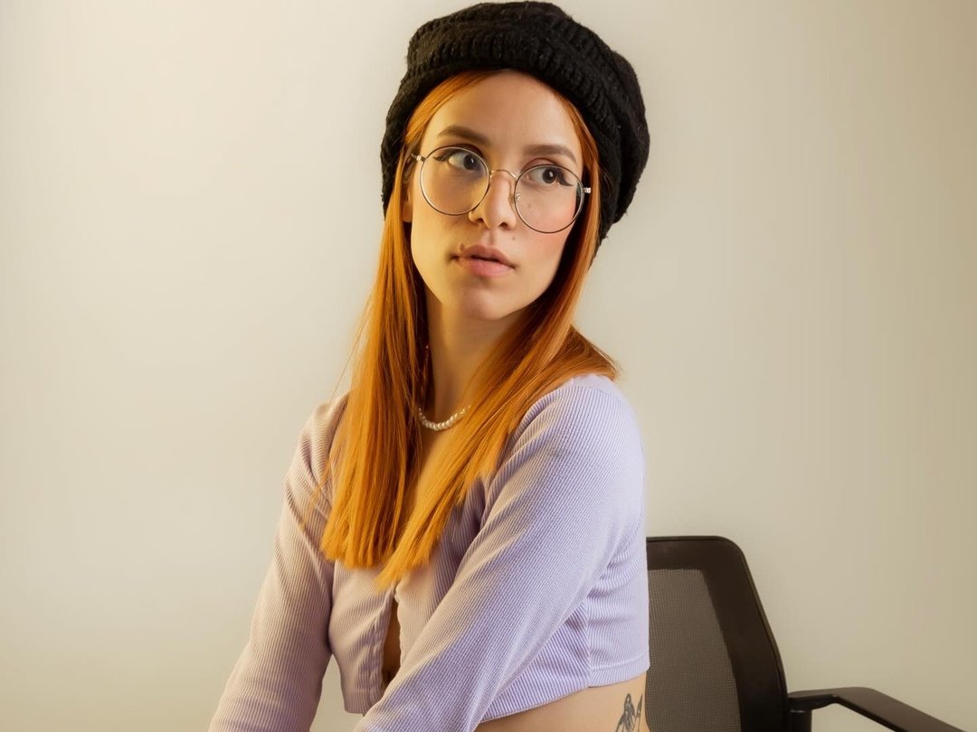 GiaLuxe — LIVE on Streamate