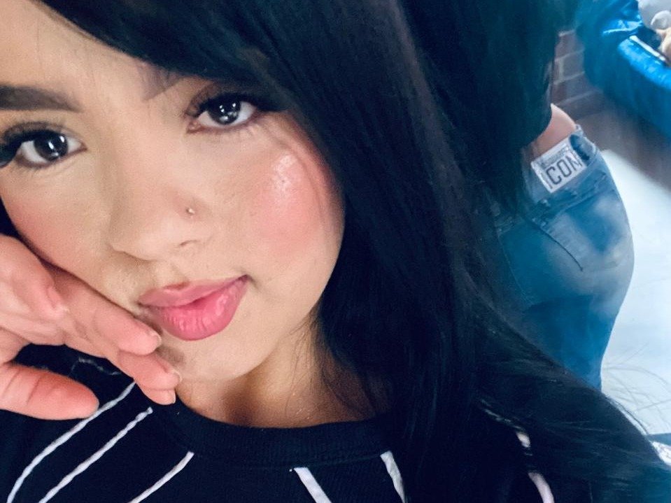 HanahRouz — LIVE on Streamate