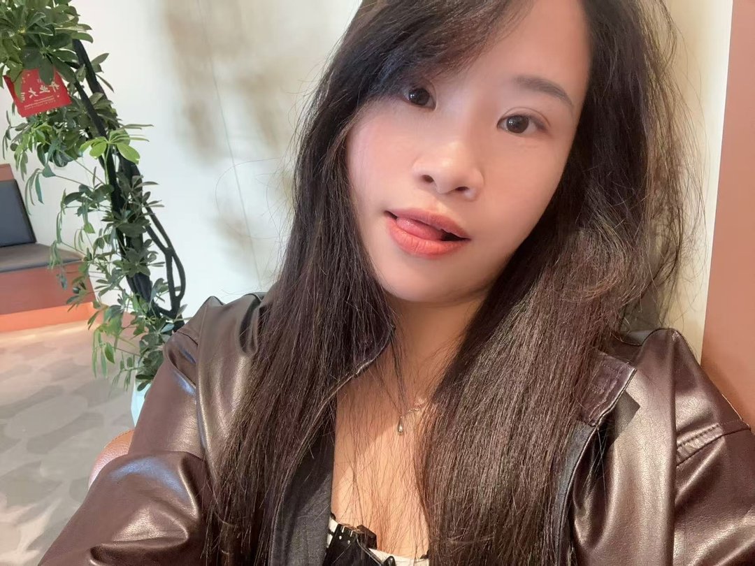 Hermione69 — LIVE on Streamate