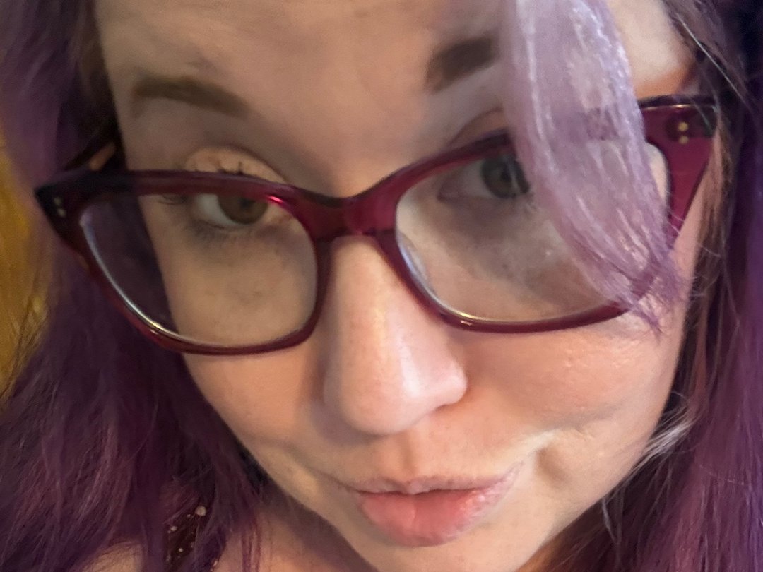 Honeybee203 — LIVE on Streamate