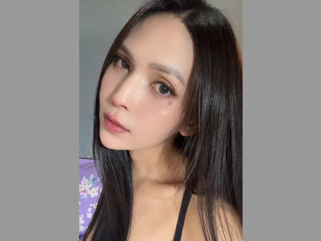 HotNSweetCandy4U — LIVE on Streamate