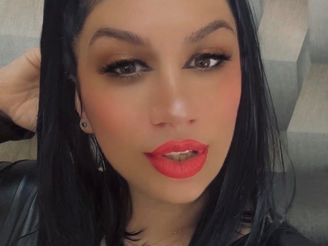 IamGabriellaa — LIVE on Streamate