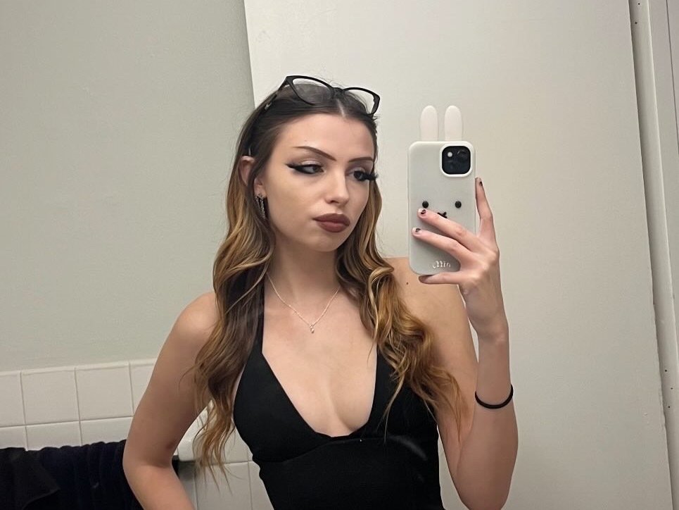 Indigoelle — LIVE on Streamate