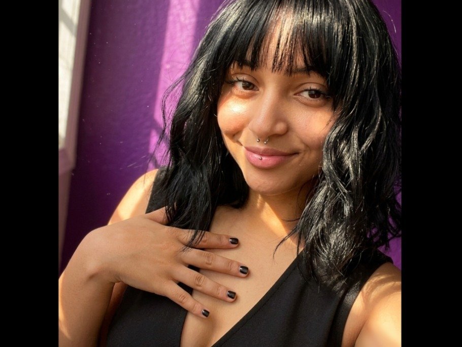 ItsFantasyI — LIVE on Streamate