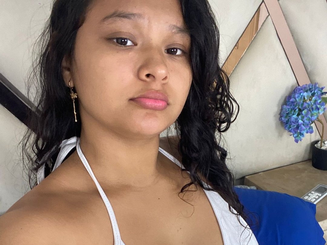 Jade_ht — LIVE on Streamate