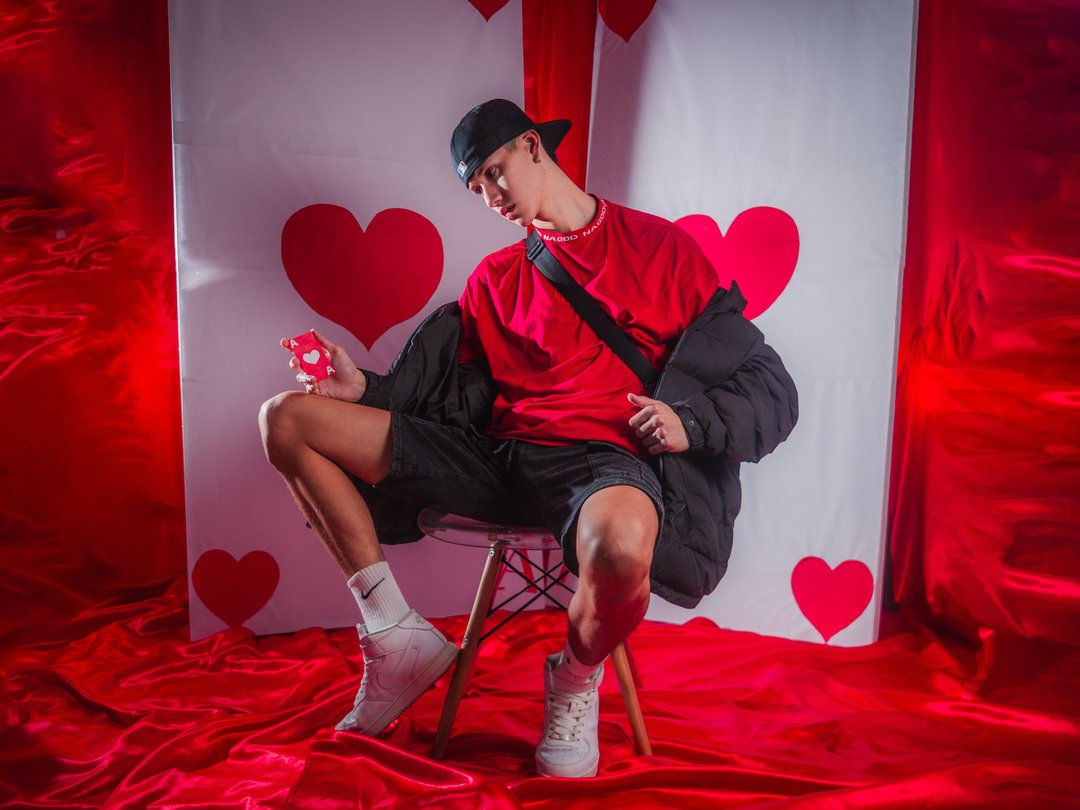 JeanKarlo_Leone — LIVE on Streamate