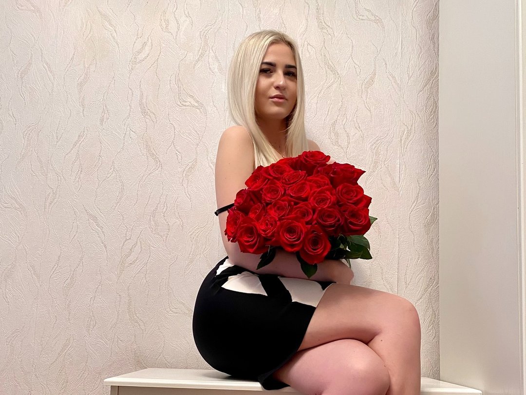 Julie_Blaze — LIVE on Streamate