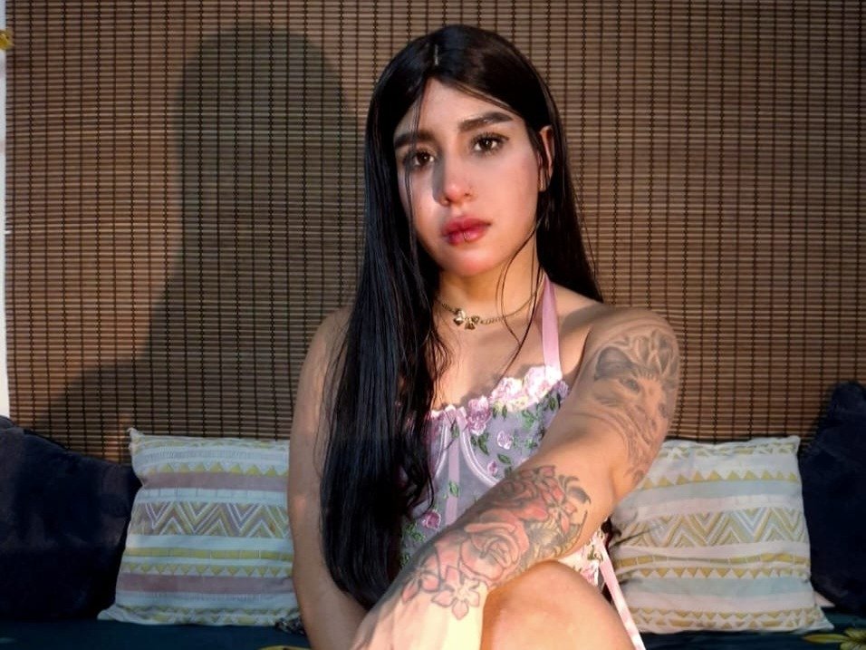 Julietta_Miller — LIVE on Streamate