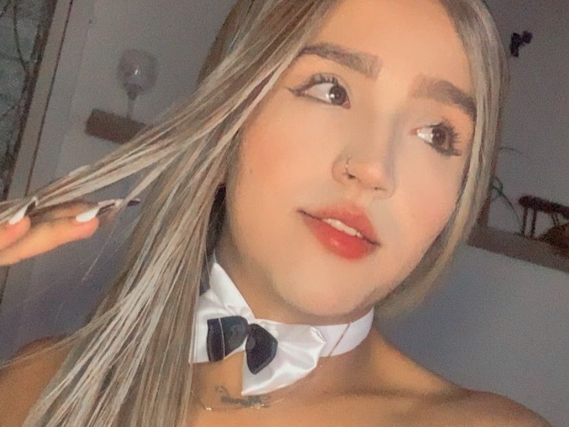 KaryBlush — LIVE on Streamate