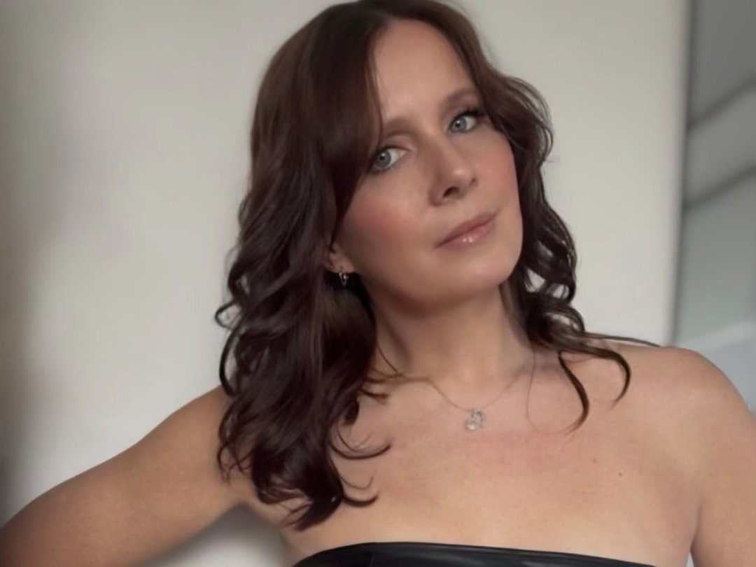 KerryAnn21 — LIVE on Streamate