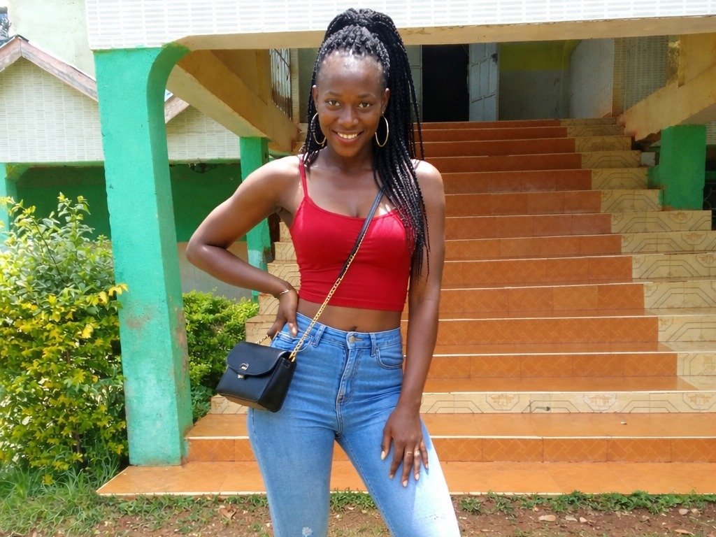 KissMeSlowly22 — LIVE on Streamate