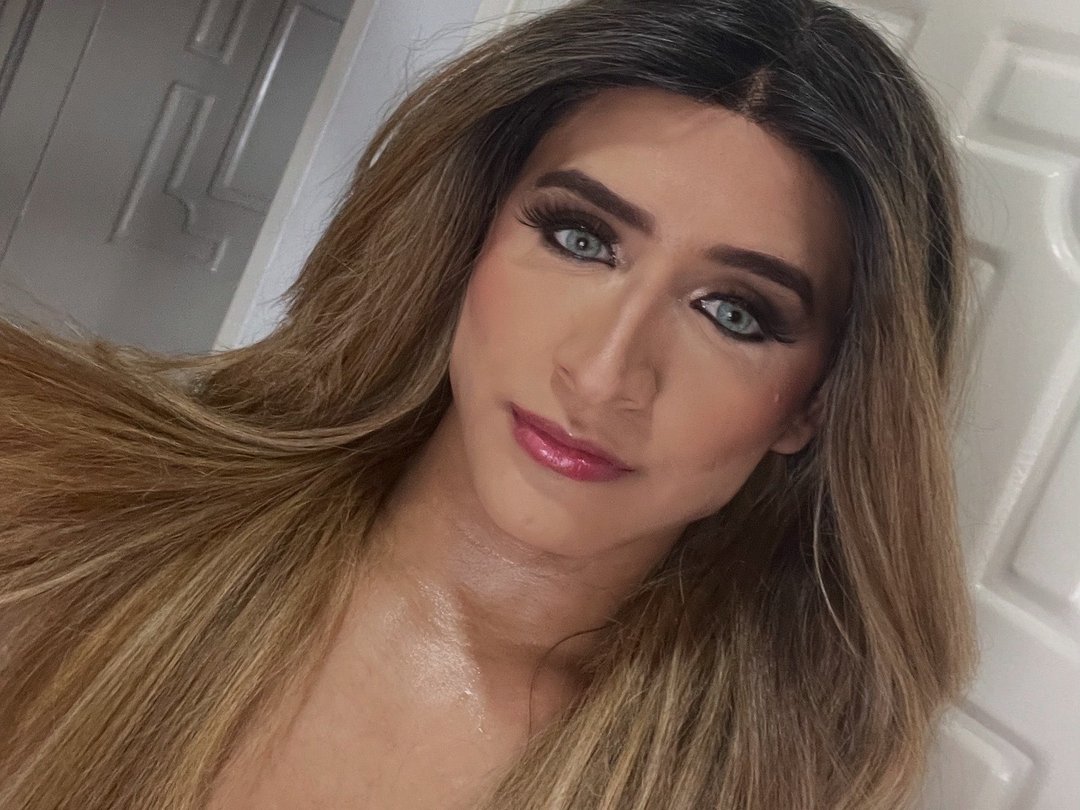 Laura_Cramz — LIVE on Streamate