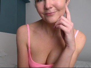 LittleMissFoxx — LIVE on Streamate