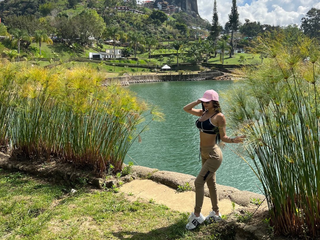 Lolaperrys — LIVE on Streamate