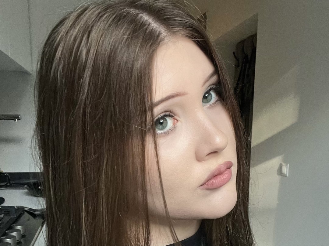 LollaDolla — LIVE on Streamate