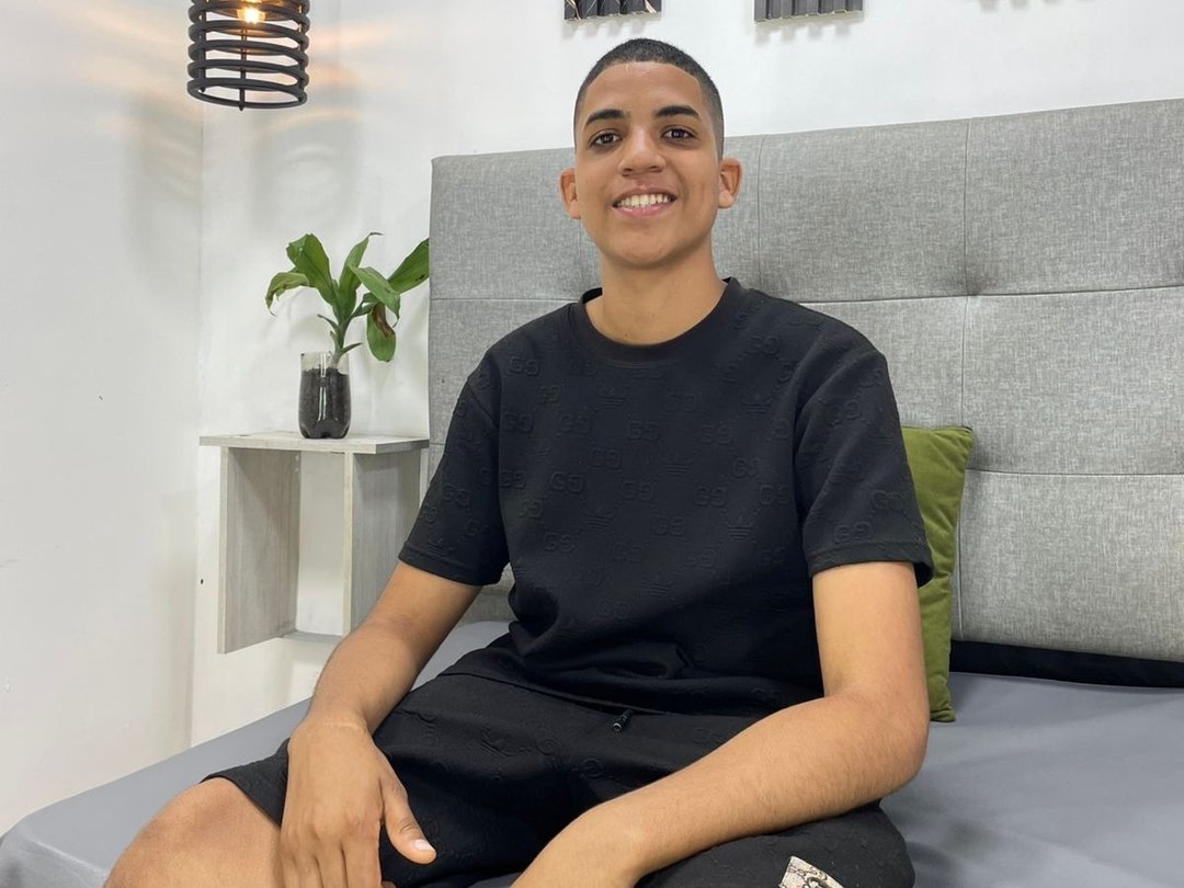 LukazCaballero — LIVE on Streamate