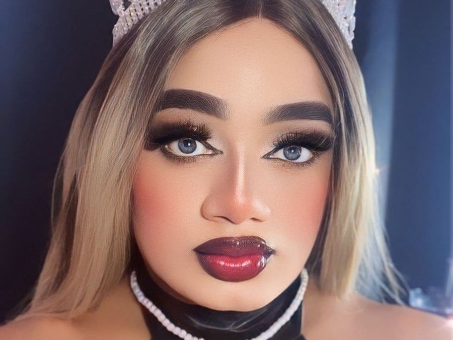 LunaSofiaSmith — LIVE on Streamate