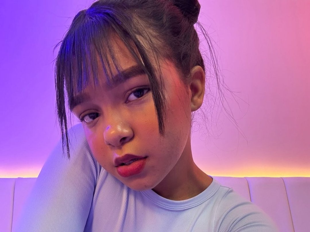 MARIA_KIM — LIVE on Streamate