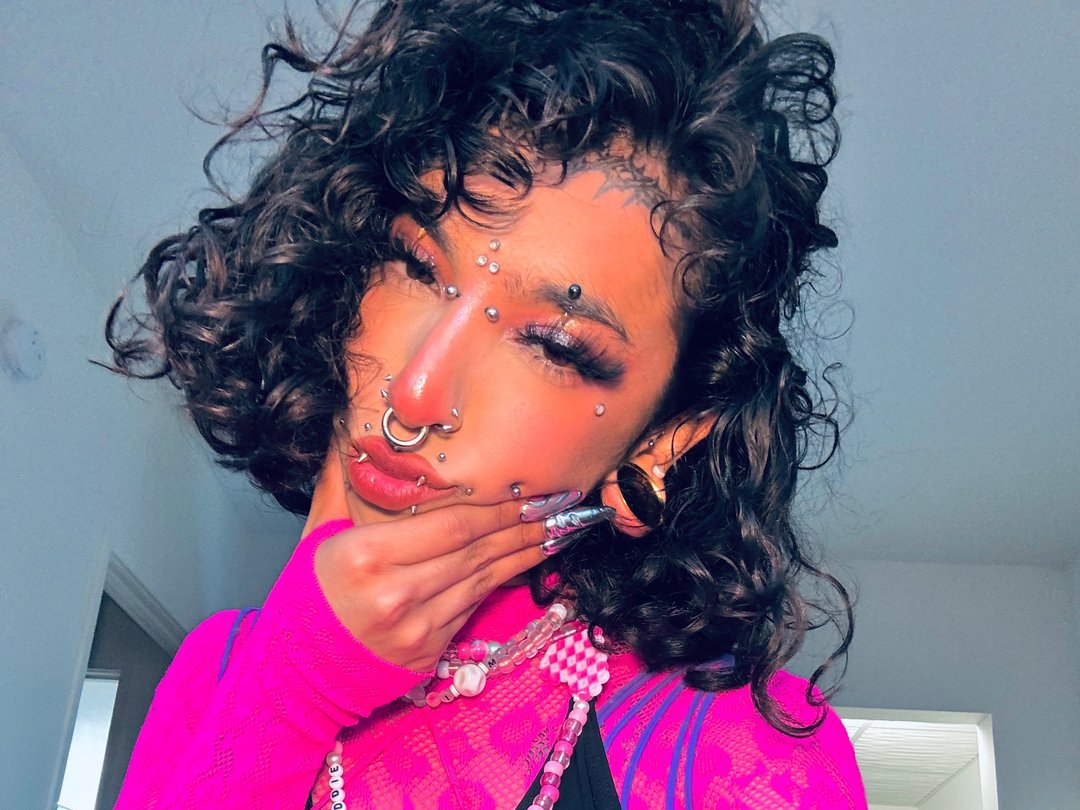 Maditronnn — LIVE on Streamate