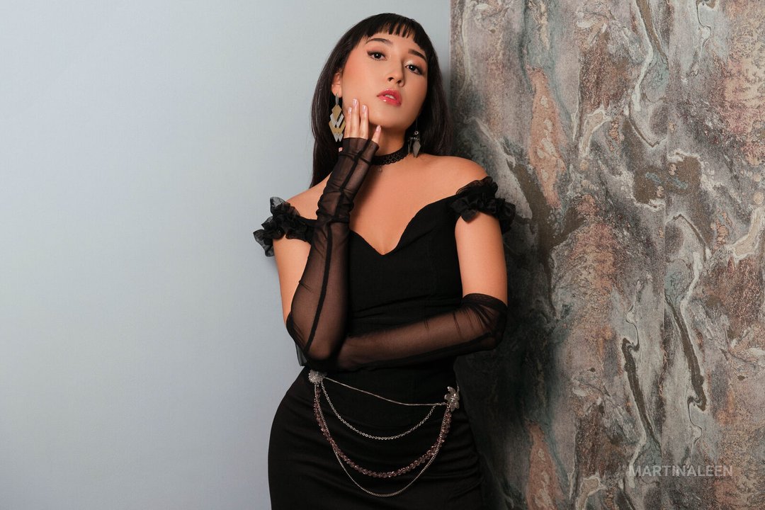 MartinaLeen — LIVE on Streamate