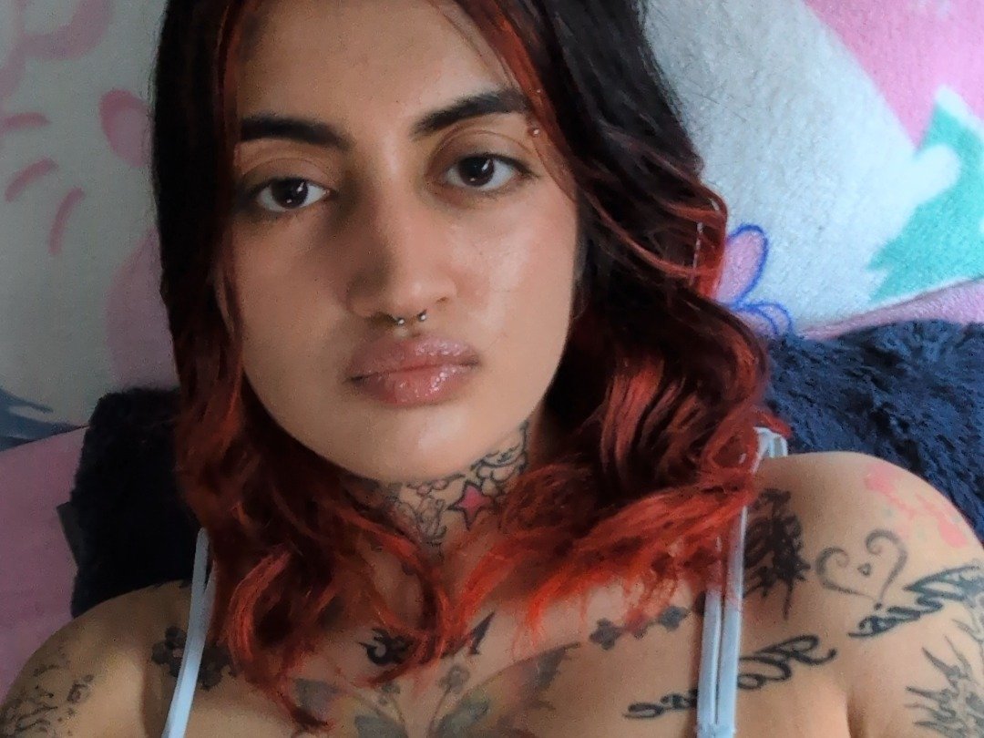 Mazzkh_5454 — LIVE on Streamate