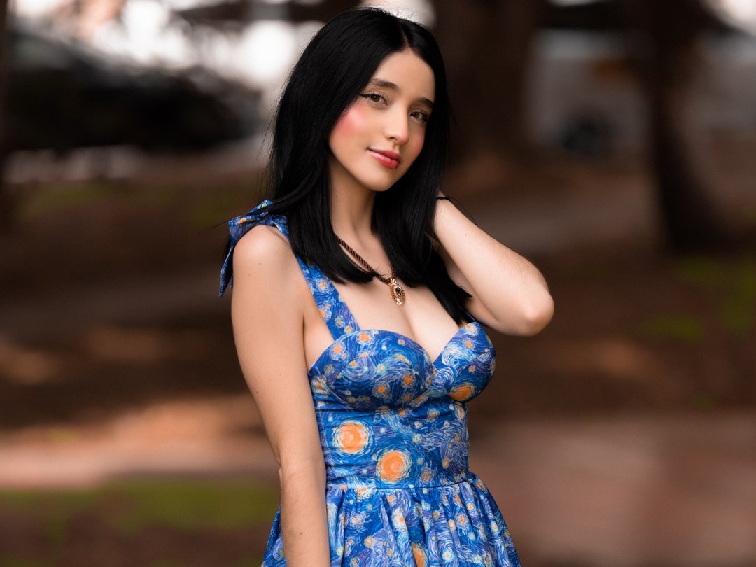 Megan_R — LIVE on Streamate