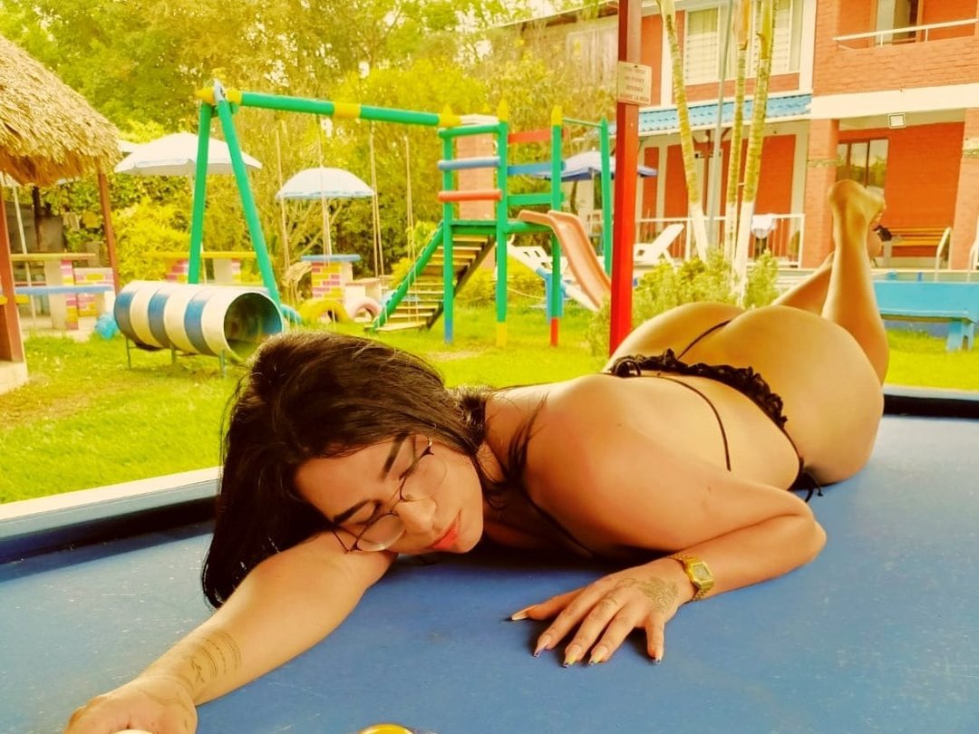 MiaMarinhot — LIVE on Streamate