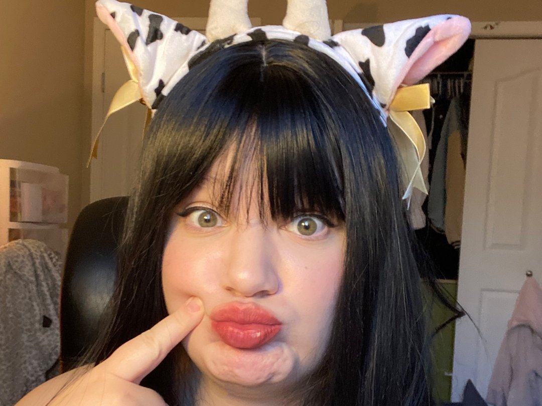 MilkMaidClem — LIVE on Streamate