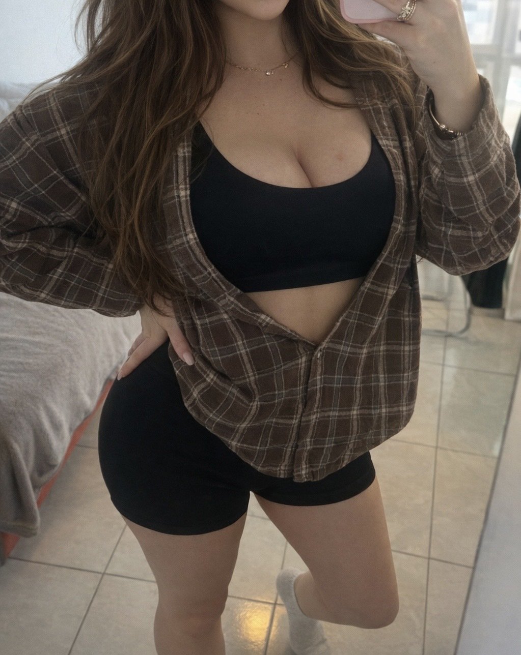 MissThiccc — LIVE on Streamate