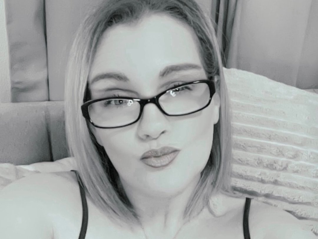 MistyRose0_22 — LIVE on Streamate