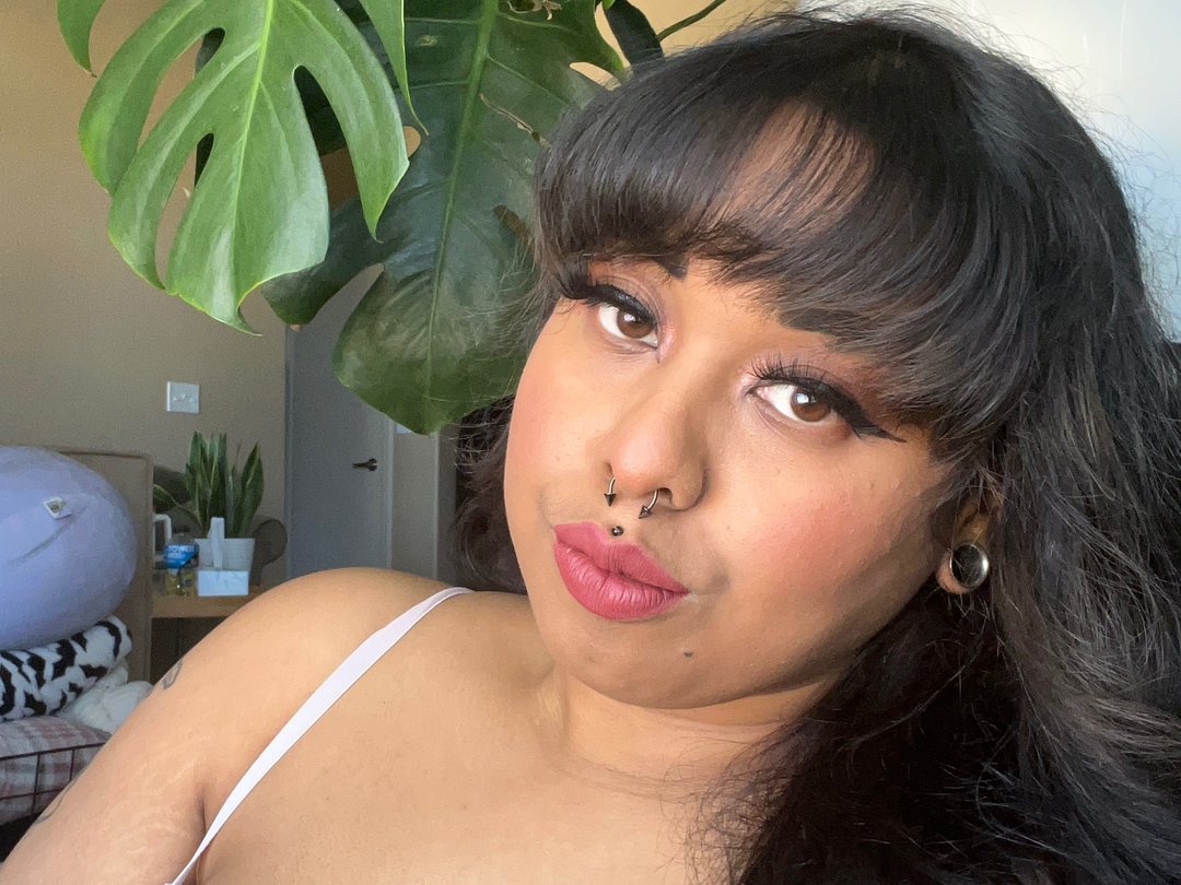 NaomiViolet69 — LIVE on Streamate