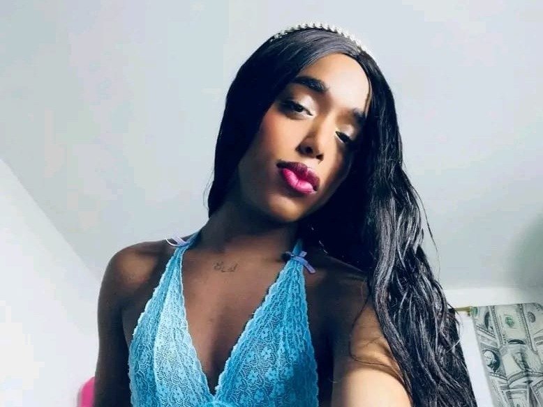 Nashla_D — LIVE on Streamate