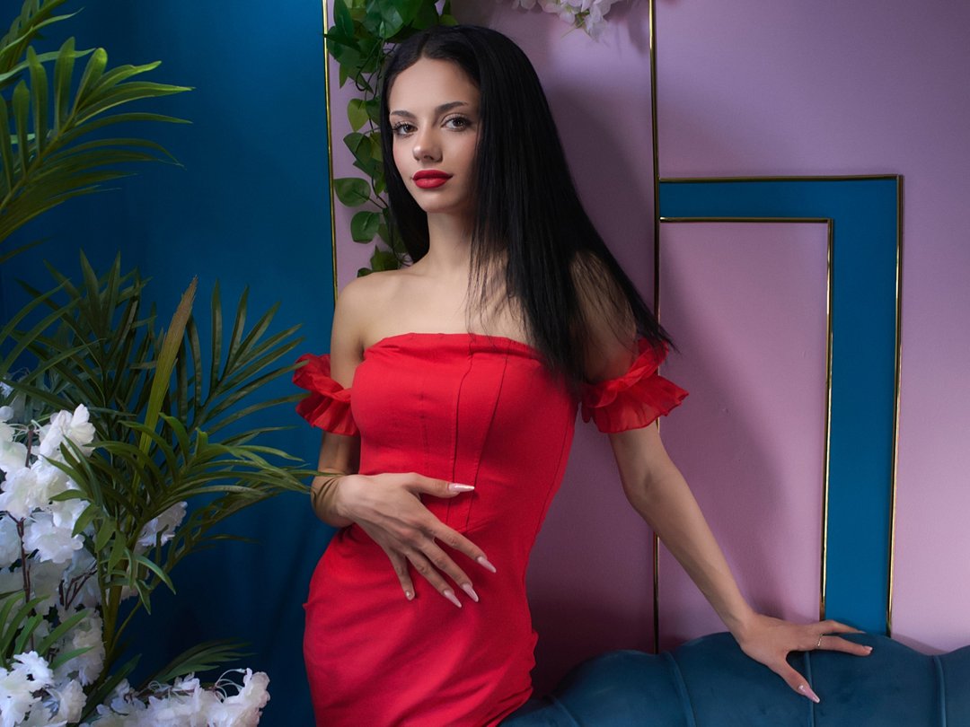 NataliaCroft — LIVE on Streamate