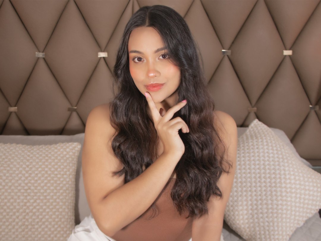 NinnaDumont — LIVE on Streamate