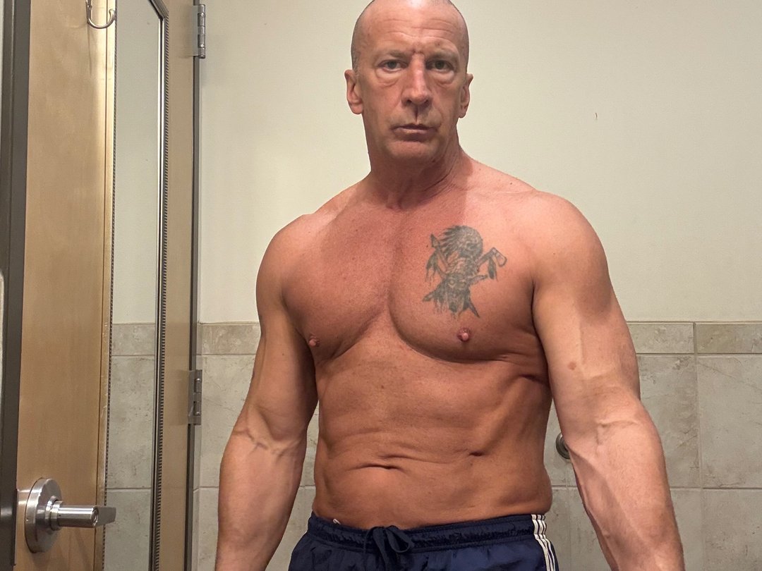 Notmyrealname — LIVE on Streamate