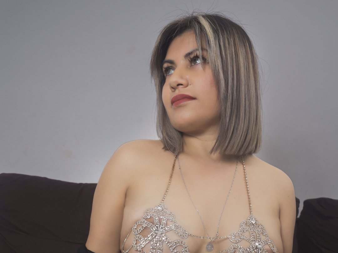 OrianaSaenz18 Porn Show