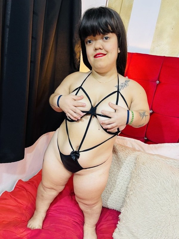 PamelaDrews - Streamate Piercing Spanking Tattoo Girl 