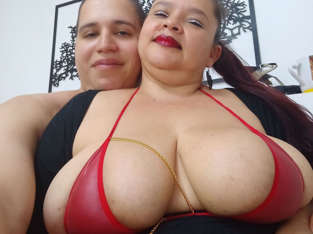 Pareja_explosiva111 on Streamate